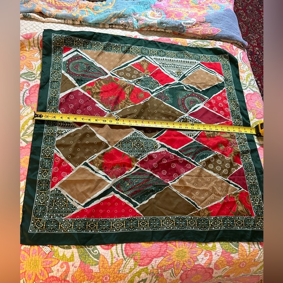 Abstract vintage green and red floral scarf - Picture 2 of 7